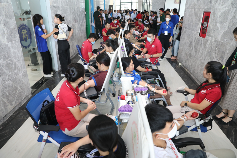 Gần 3.000 lượt người tham gia hiến máu ngày Chủ nhật đỏ -0