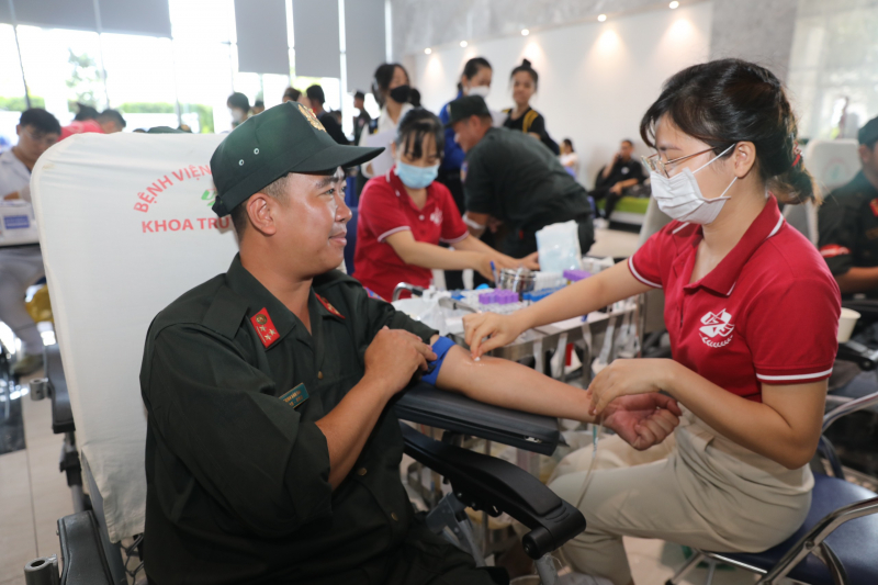 Gần 3.000 lượt người tham gia hiến máu ngày Chủ nhật đỏ -0