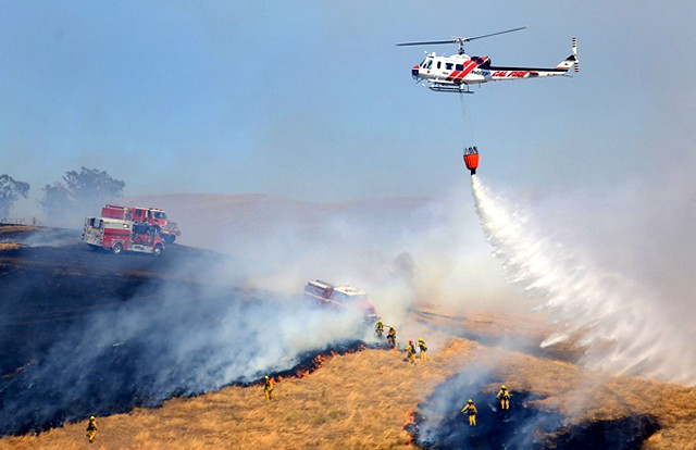 Hà Nội đề xuất mua máy bay chữa cháy và trực thăng cứu nạn -0