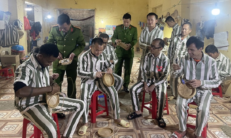 Chính sách nhân đạo, khoan hồng của Đảng, Nhà nước ta đã giúp người lầm lỗi hoàn lương -0