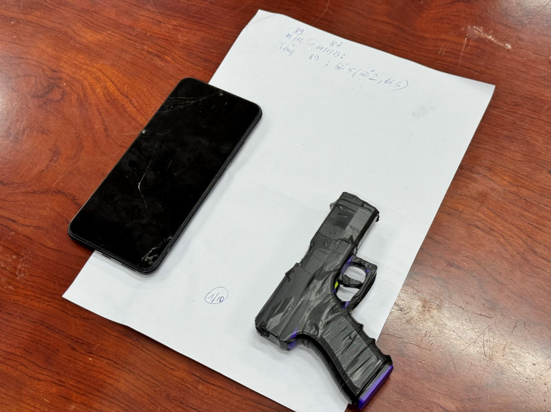 Đã bắt được đối tượng mang súng nhựa cướp tiệm vàng ở TP Hồ Chí Minh -0