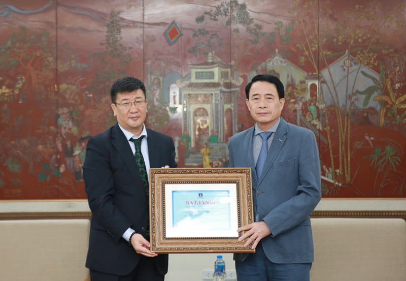 Tiếp tục thắt chặt quan hệ hợp tác với các cơ quan hữu quan Mông Cổ -0