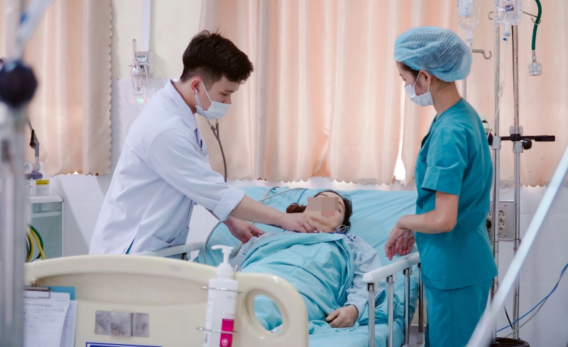 Thay huyết tương, cứu sống nữ bệnh nhân viêm tụy cấp có máu đục như sữa -0