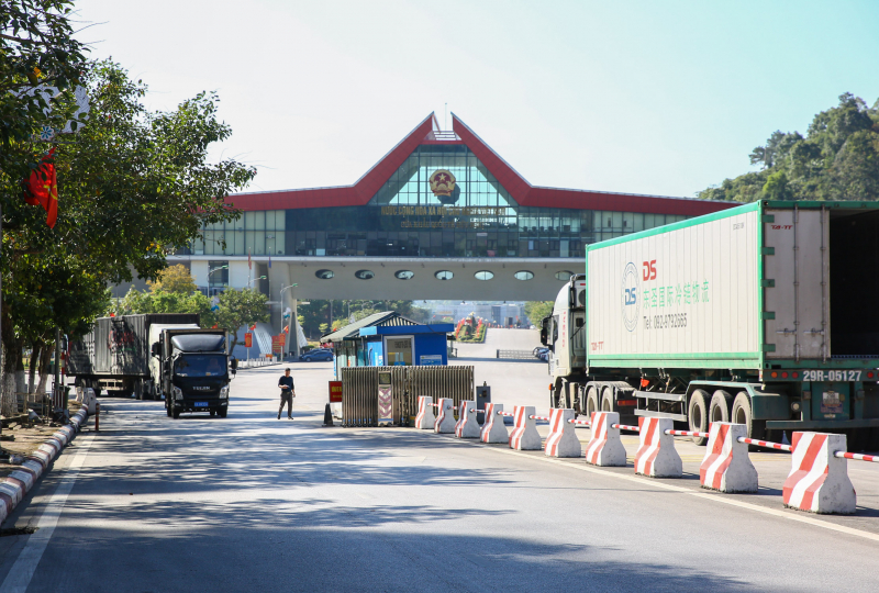 Cột mốc Hữu nghị mới ở biên giới Việt - Trung -0