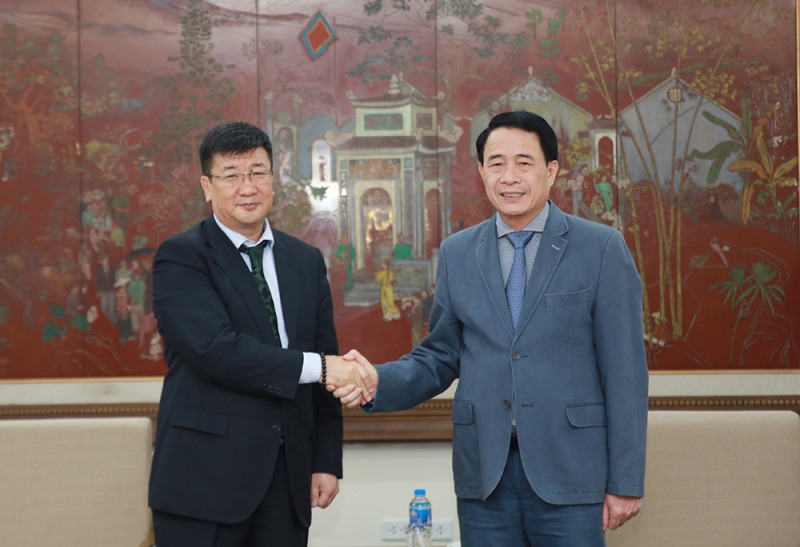 Deputy Minister Le Quoc Hung receives Mongolian Ambassador -0