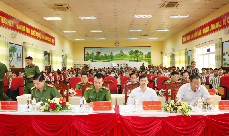 Ấm áp, nhân văn Hội nghị gia đình phạm nhân Trại giam Định Thành  -0