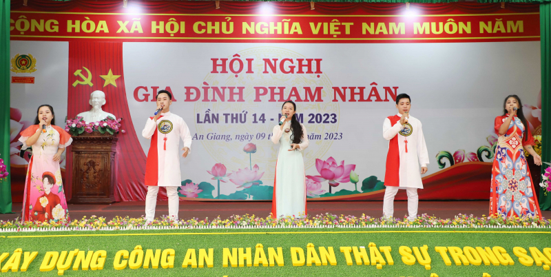 Ấm áp, nhân văn Hội nghị gia đình phạm nhân Trại giam Định Thành  -0