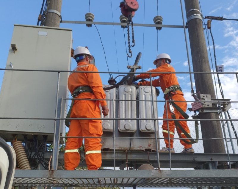 Đồng hành cùng khách hàng sử dụng điện an toàn, tiết kiệm, hiệu quả -0