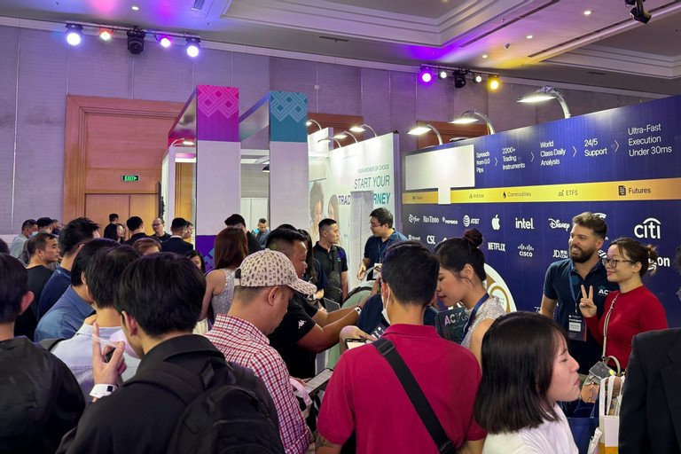 Hội thảo ứng dụng công nghệ núp bóng quảng bá cho hàng chục sàn forex quốc tế -0