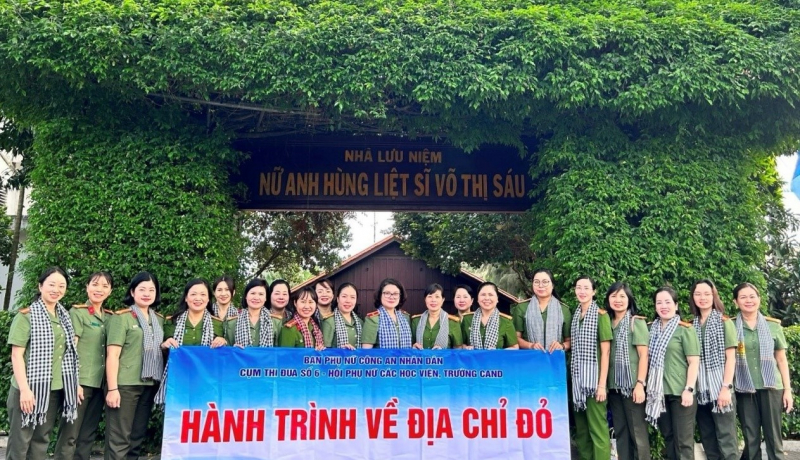 Cụm thi đua số 6 với nhiều hoạt động ý nghĩa, đượm tình quân dân -0