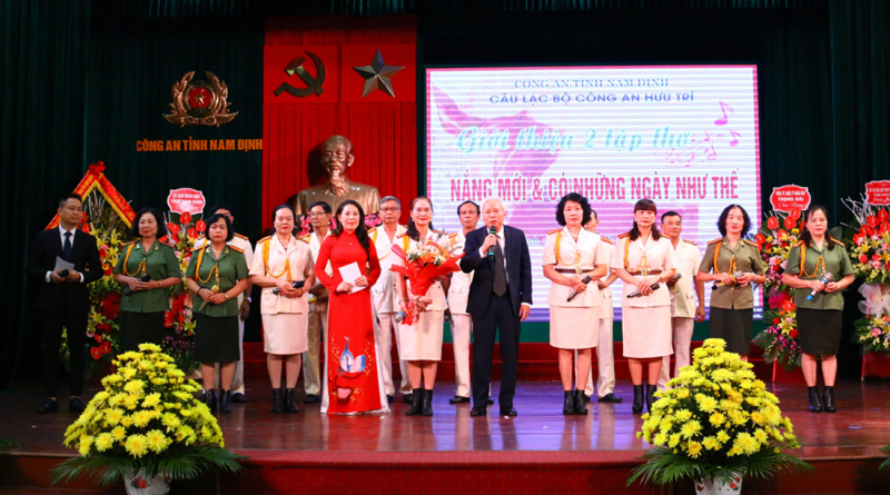 Nhiều tác phẩm thơ được phổ nhạc -0