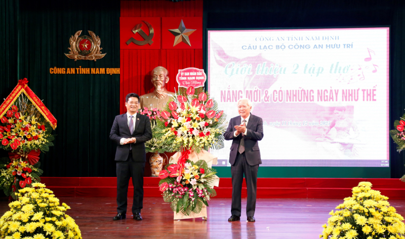 Nhiều tác phẩm thơ được phổ nhạc -0