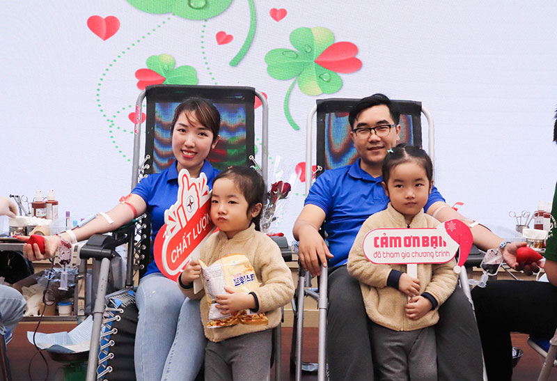 “Tuần lễ hồng EVN” thu được 9.969 đơn vị máu -0