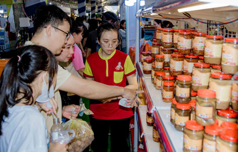 Festival tôm Cà Mau – Tự hào thương hiệu Việt -1