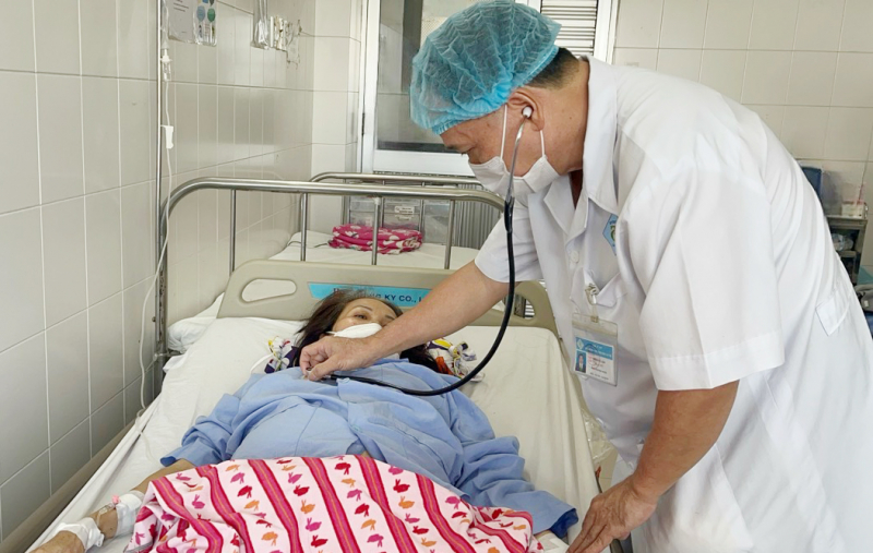 Cứu sống bệnh nhân vỡ phình động mạch gan rất hiếm gặp -0