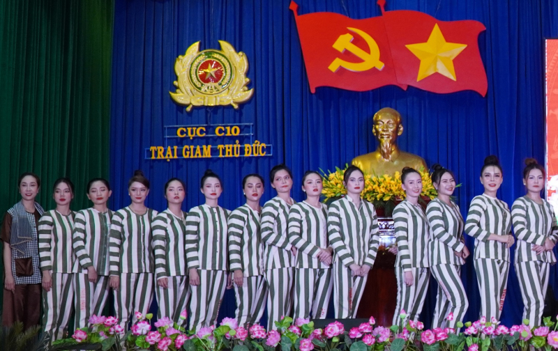 Lời hối lỗi của con gái gửi cha mẹ từ trại giam -0