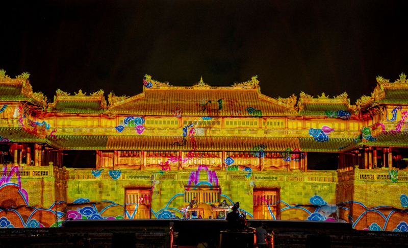 Ngọ Môn Huế lung linh trong đêm nhạc tình hữu nghị Việt - Pháp -0