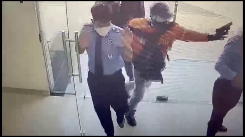 Ngân hàng cần có hệ thống camera nhận diện được khuôn mặt của người dân đến giao dịch  -0