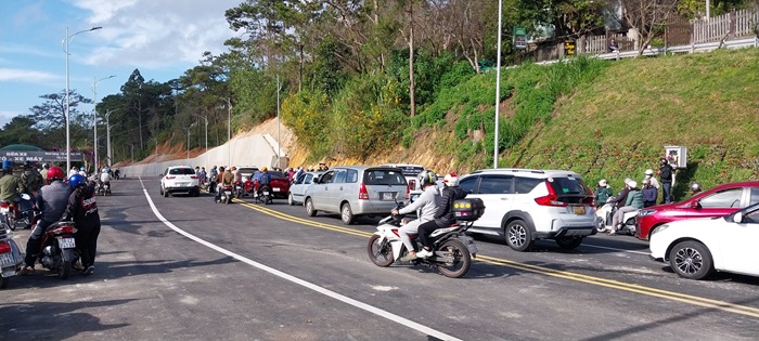 Thông xe kỹ thuật, đưa vào khai thác một phần đèo Prenn Đà Lạt -0