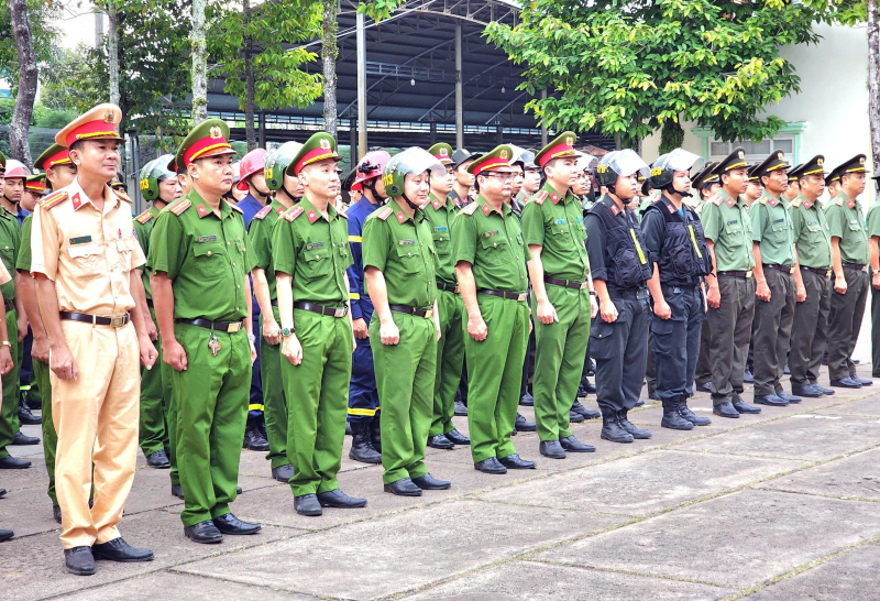 Ra quân bảo đảm ANTT dịp Tết Nguyên đán Giáp Thìn 2024 -0