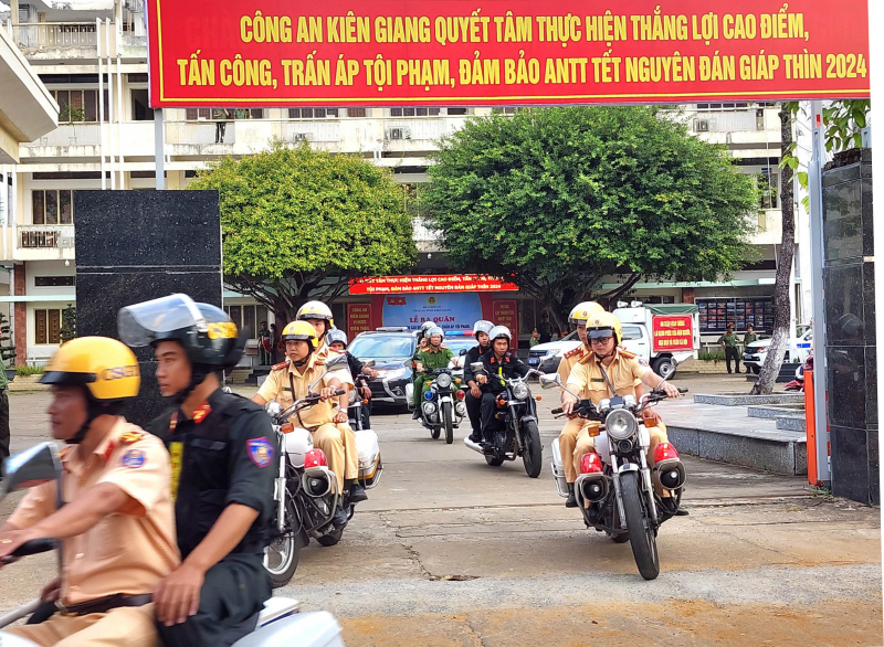 Ra quân bảo đảm ANTT dịp Tết Nguyên đán Giáp Thìn 2024 -1