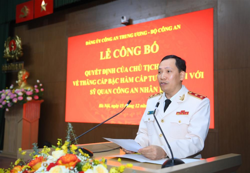 Trao quyết định thăng cấp bậc hàm Trung tướng đối với 2 đồng chí Thứ trưởng Bộ Công an -0