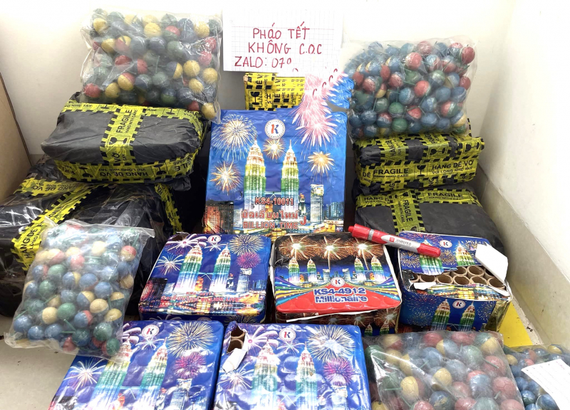 Lập Fanpage mua bán pháo trái phép trên mạng -0