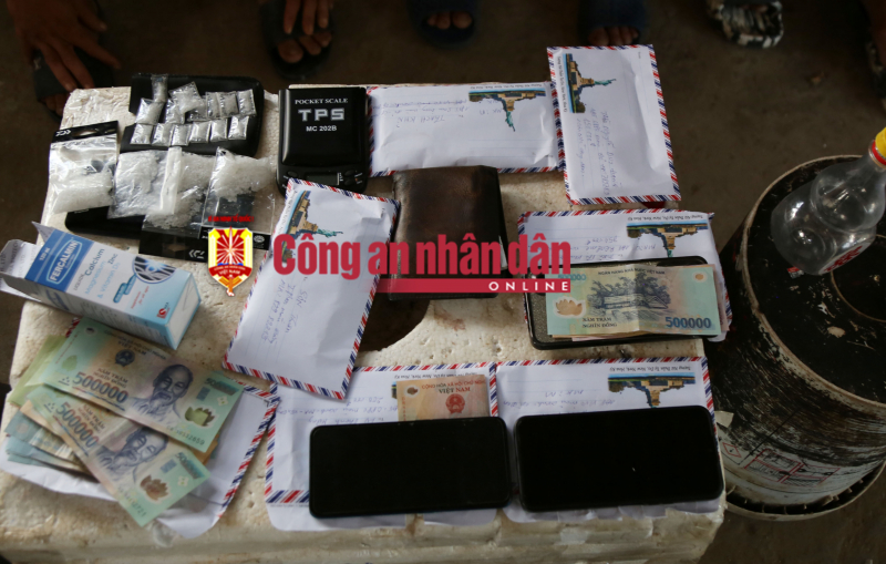 Bắt quả tang 7 đối tượng mua bán, sử dụng 