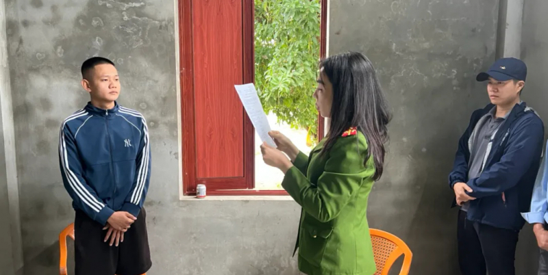 Bắt giam 3 đối tượng mua bán, tàng trữ gần 2 kg ketamin -0