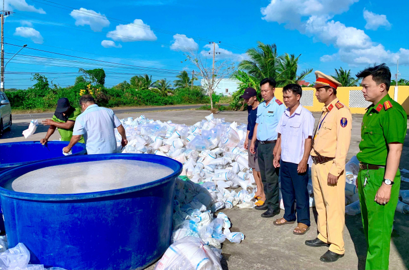 Tiêu hủy trên 2,7 triệu tôm giống không chứng nhận kiểm dịch -0