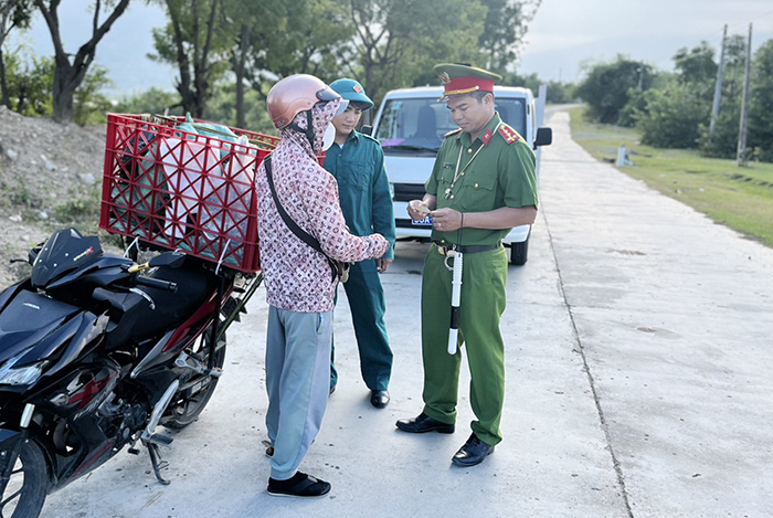 Nỗ lực để đồng bào thêm tin yêu -0