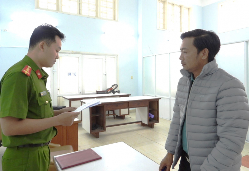 Phân lô đất nông nghiệp “trên giấy”, chiếm đoạt 900 triệu đồng -0