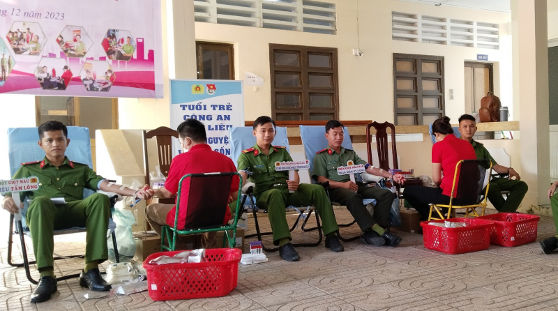 Công an tỉnh Bạc Liêu hiến máu tình nguyện -1