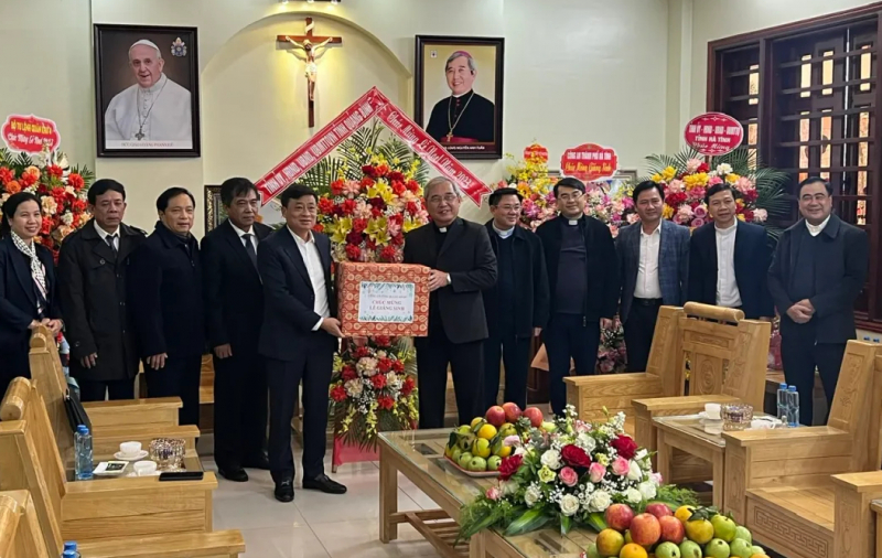 Chúc mừng Giáng sinh Tòa Giám mục Giáo phận Hà Tĩnh và Tòa Giám mục Giáo phận Vinh -0