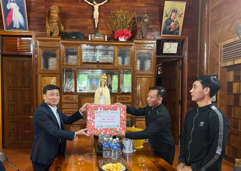 Chúc mừng Giáng sinh Tòa Giám mục Giáo phận Hà Tĩnh và Tòa Giám mục Giáo phận Vinh -0