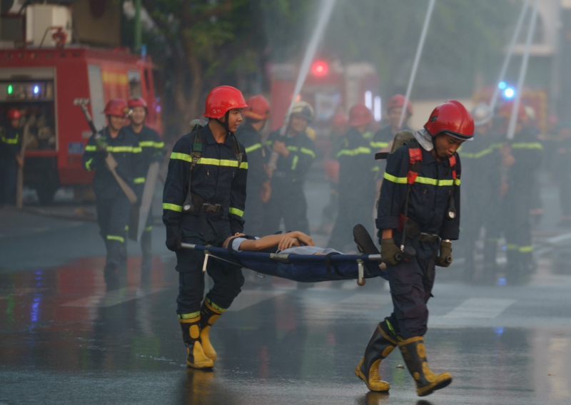 Hơn 5000 người diễn tập PCCC và CNCH khu vực nhà ga metro tuyến số 1 Bến Thành-Suối Tiên -2