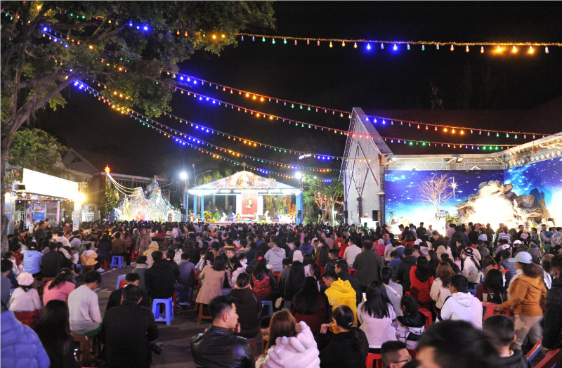 Đồng bào Tây Nguyên hân hoan chào đón Giáng sinh yên bình -0