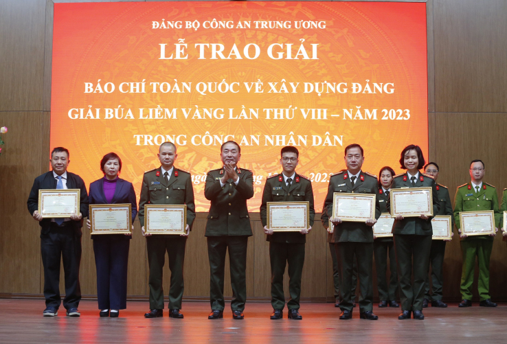 Trao giải Báo chí về xây dựng Đảng năm 2023 trong CAND -0