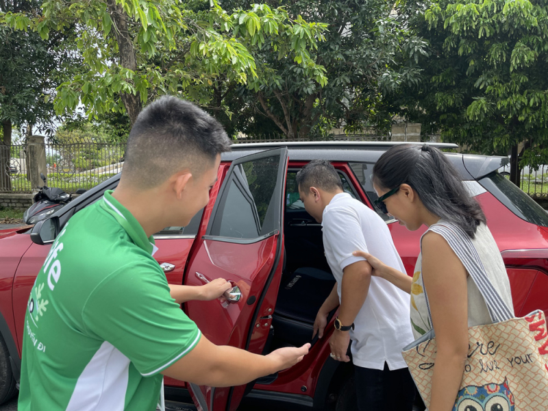 “Mùa tiệc tùng” cuối năm, nở rộ dịch vụ thuê tài xế lái xe hộ -0