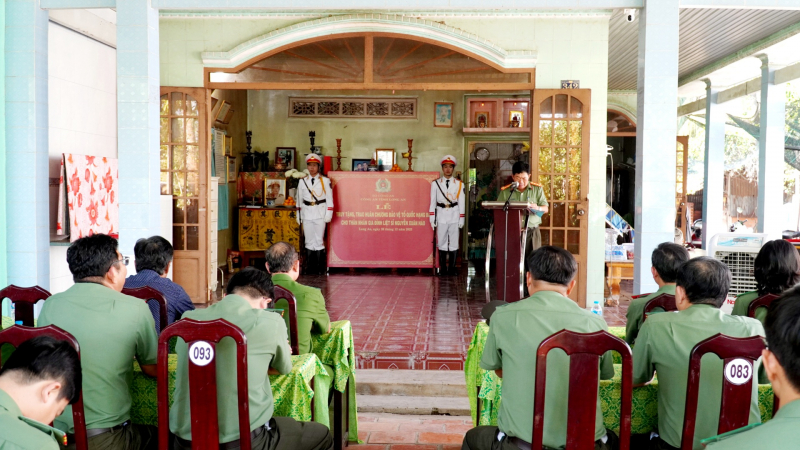 Truy tặng Huân chương BVTQ hạng 3cho gia đình liệt sỹ Nguyễn Xuân Hào -0