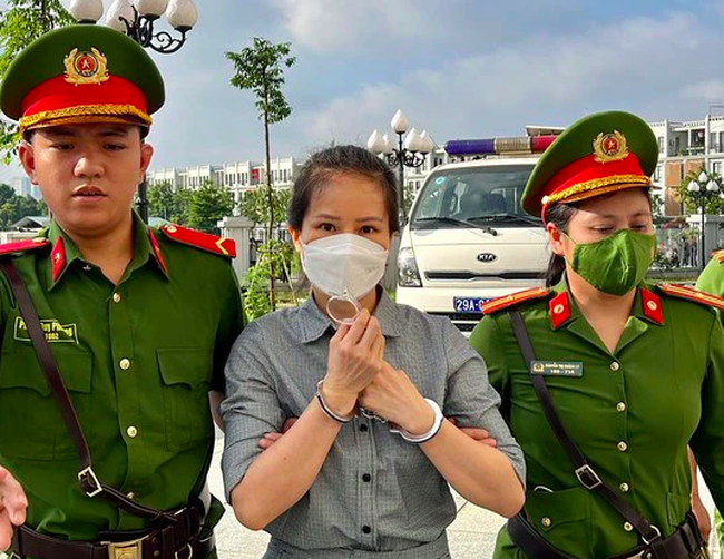 Những bị cáo nào trong vụ án “chuyển bay giải cứu” được đề nghị thoát án chung thân ? -0