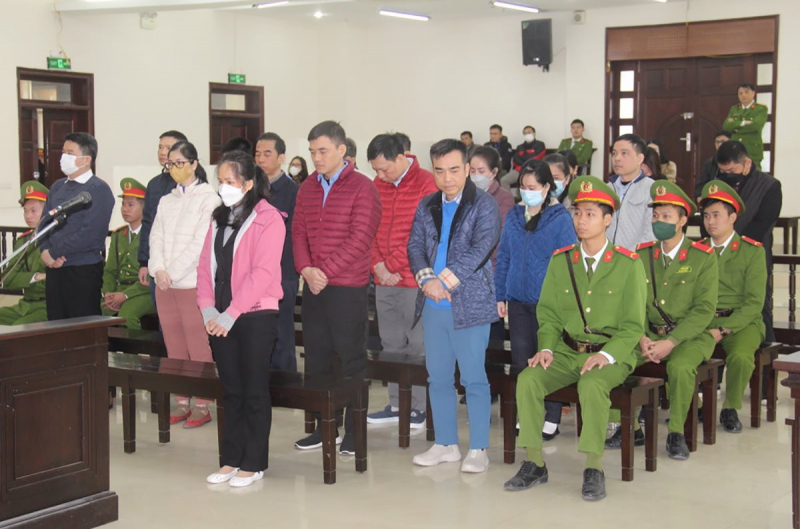 Nhiều bị cáo trong vụ án “chuyến bay giải cứu” rơi nước mắt khi nói lời sau cùng -0