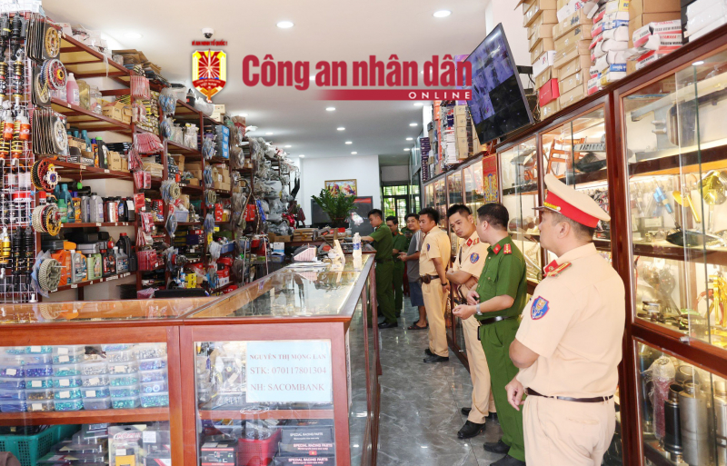 Tạm giữ 128 thùng đồ chơi mô tô trị giá trên 570 triệu đồng -0