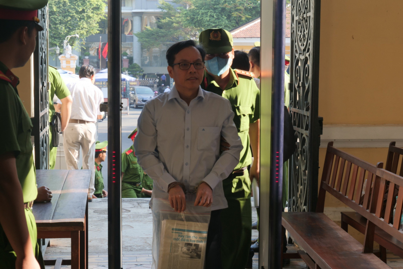 Gây thiệt hại hơn 115 tỷ đồng, cựu Chủ tich HĐQT Saigon Co.op hầu tòa -0