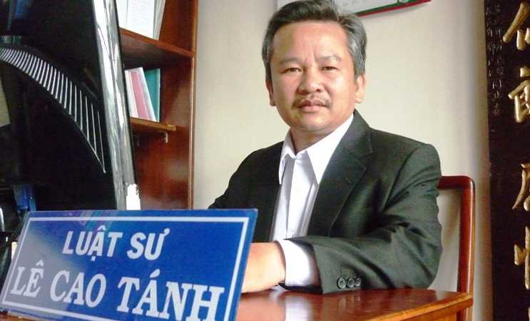 Sau 17 năm bị sa thải oan, thầy giáo được nhận đi dạy lại -0