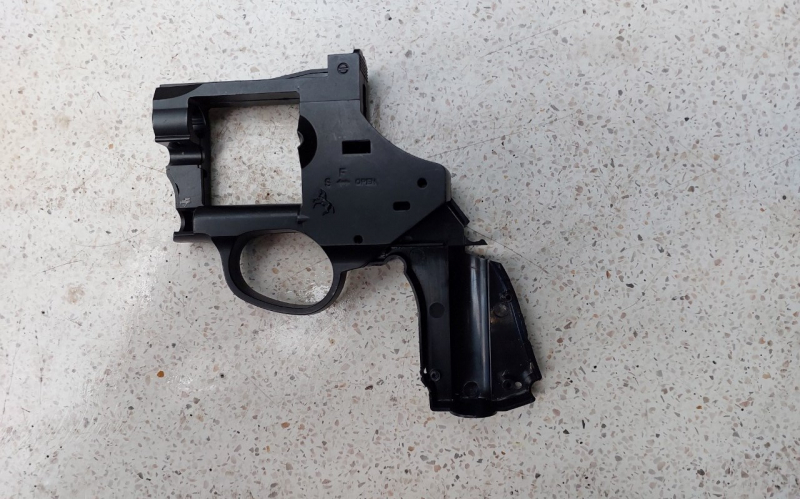 Hai thiếu niên cả gan mua bán trái phép vũ khí quân dụng -0