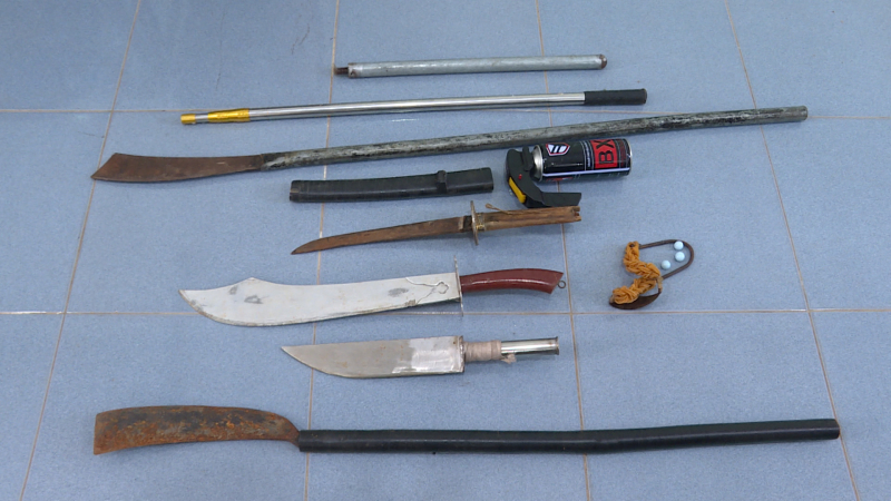 Khởi tố nhóm thanh niên mang súng tự chế, hung khí đi giải quyết mâu thuẫn -0