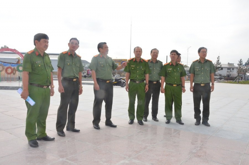 z5020977340488_407fb556f8e9592c5ba0c8568e12759e.jpg -0