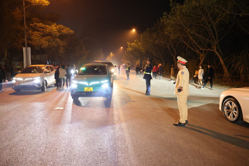 Huy động hơn 1.000 lượt cán bộ, chiến sĩ bảo đảm ANTT  Festival Ninh Bình - Tràng An, đón chào năm mới 2024 -0