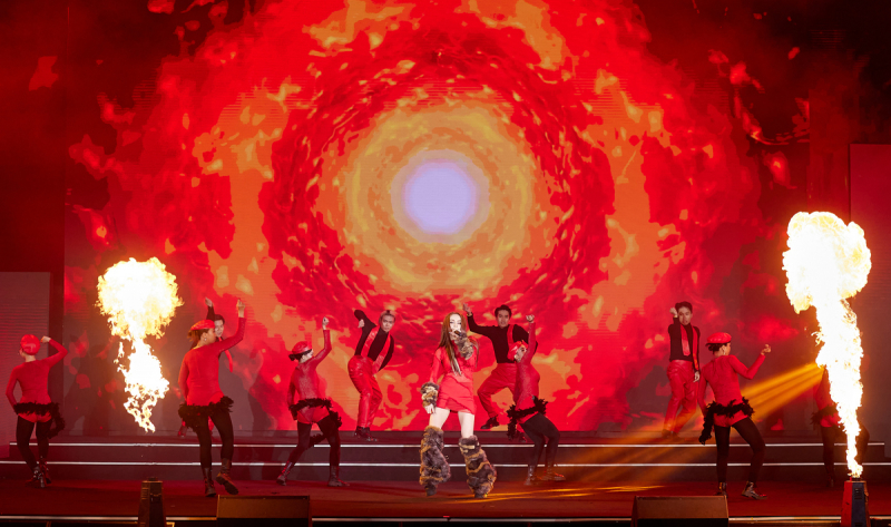 Độc lạ đón năm mới ở thị trấn Hoàng Hôn -0